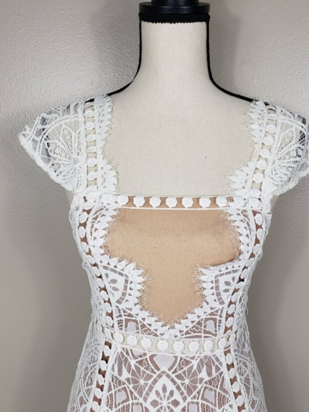 FOR LOVE & LEMONS Emerie White Lace Nude Dress Size Medium - Picture 2 of 5